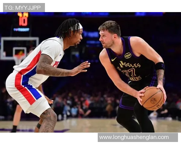 活塞与湖人激战正酣双方球员状态分析与赛后点评