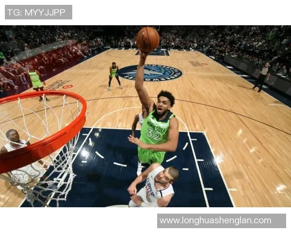 深林狼队与爵士队激战正酣谁能在这场对决中笑到最后