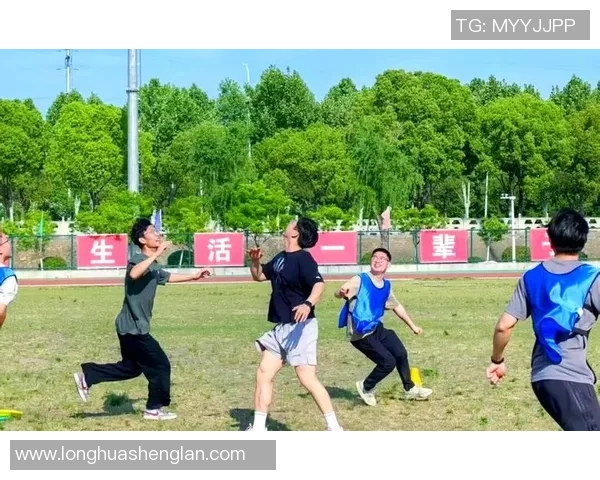 重庆飞盘队的包夹战术揭秘与深度解析飞盘运动的魅力与团队协作 重庆飞盘队的包夹战术揭秘与深度解析飞盘运动的魅力与团队协作