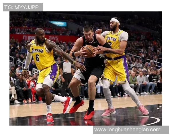 20猛龙对决湖人精彩回顾球星对抗与战术较量的巅峰之战