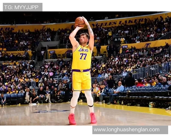 NBA总决赛湖人与对手的巅峰对决揭开序幕球迷期待精彩瞬间与历史时刻 NBA总决赛湖人与对手的巅峰对决揭开序幕球迷期待精彩瞬间与历史时刻